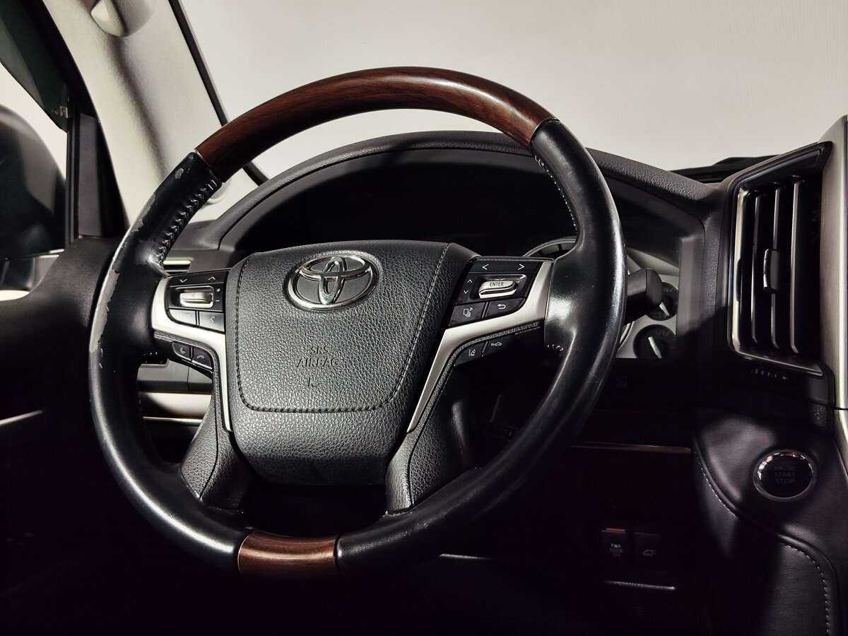 Купить Toyota Land Cruiser с пробегом. Фото: #21