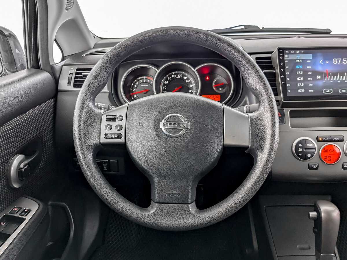 Купить Nissan Tiida с пробегом. Фото: #16