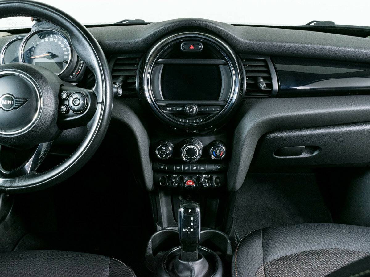 Купить Mini Hatch с пробегом. Фото: #10