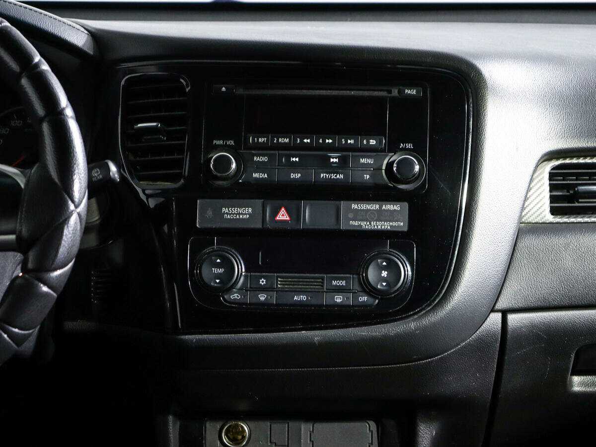 Купить Mitsubishi Outlander с пробегом. Фото: #10