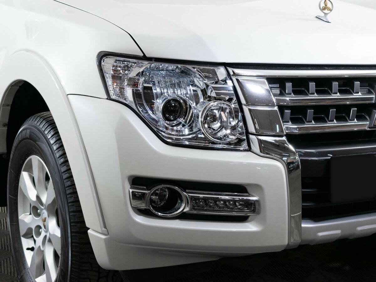 Купить Mitsubishi Pajero с пробегом. Фото: #15