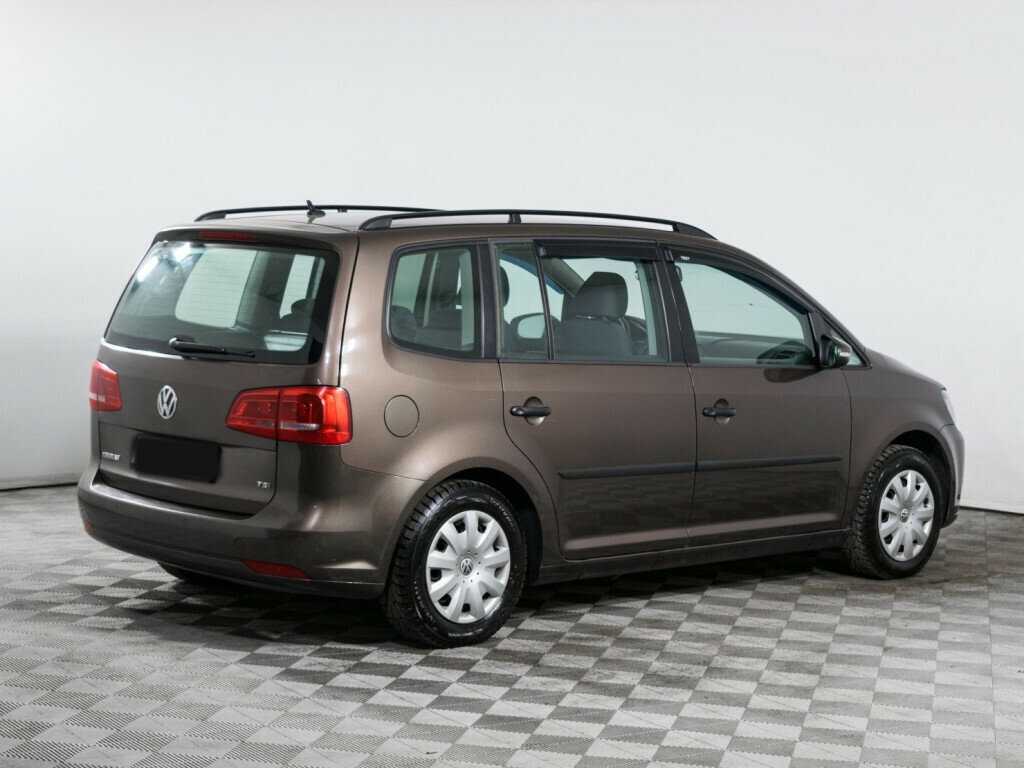 Купить Volkswagen Touran с пробегом. Фото: #3