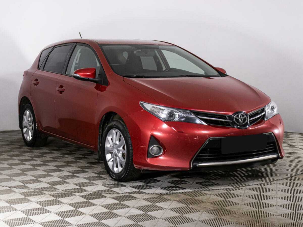 Купить Toyota Auris с пробегом. Фото: #2