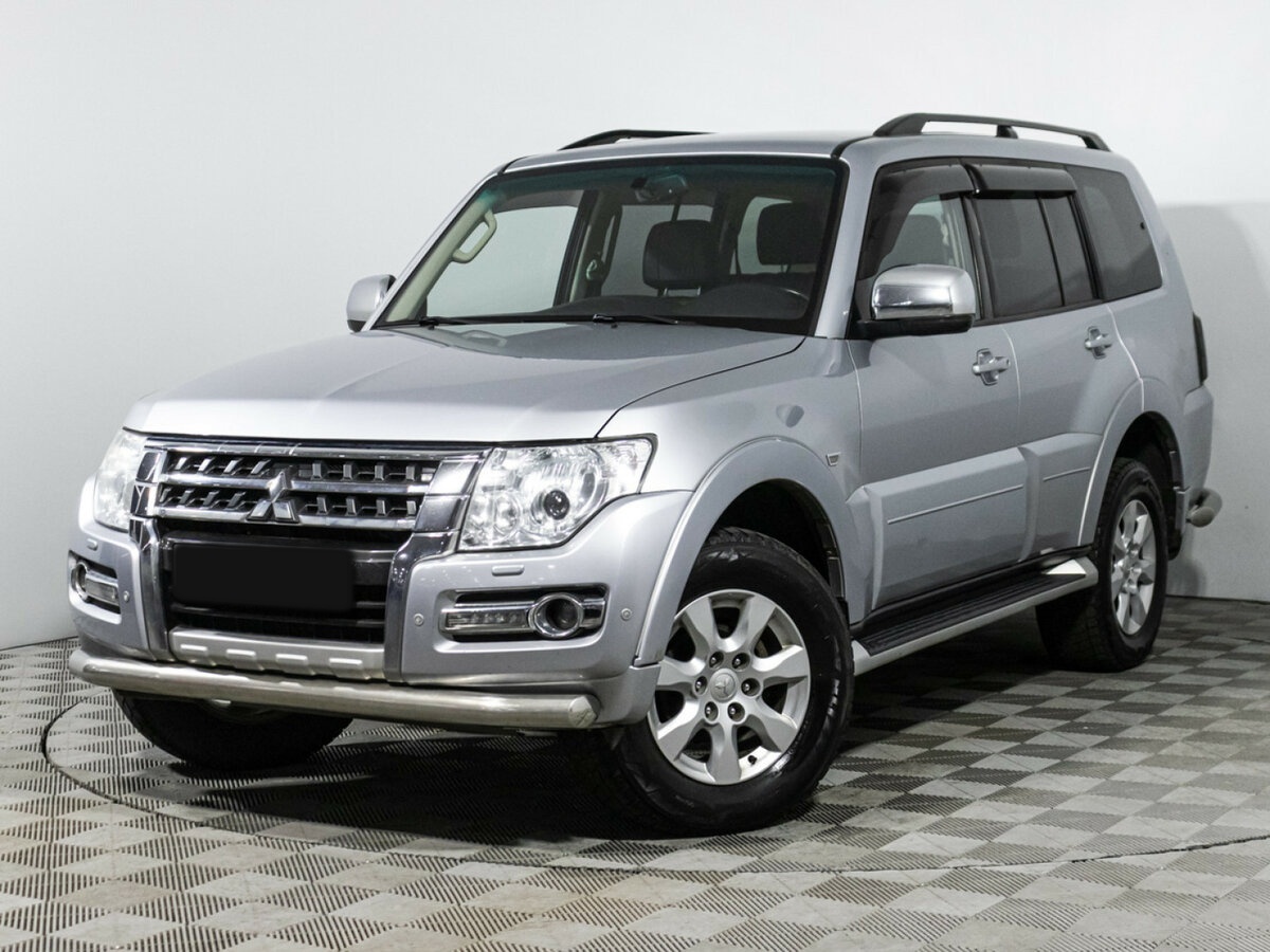 Купить Mitsubishi Pajero с пробегом. Посмотреть фото
