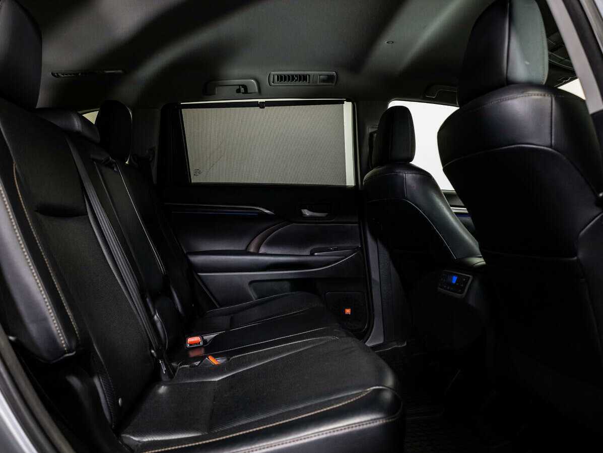 Купить Toyota Highlander с пробегом. Фото: #9