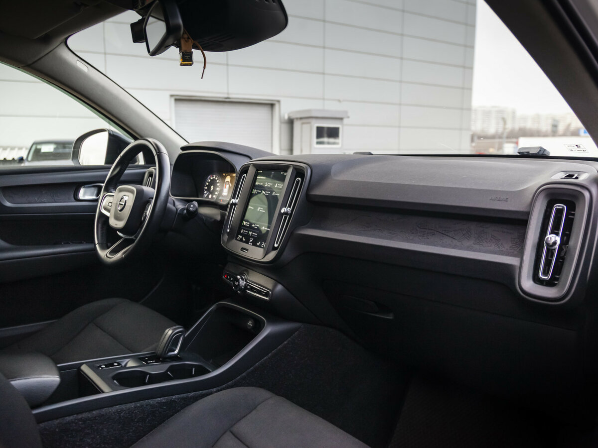 Купить Volvo XC40 с пробегом. Фото: #10