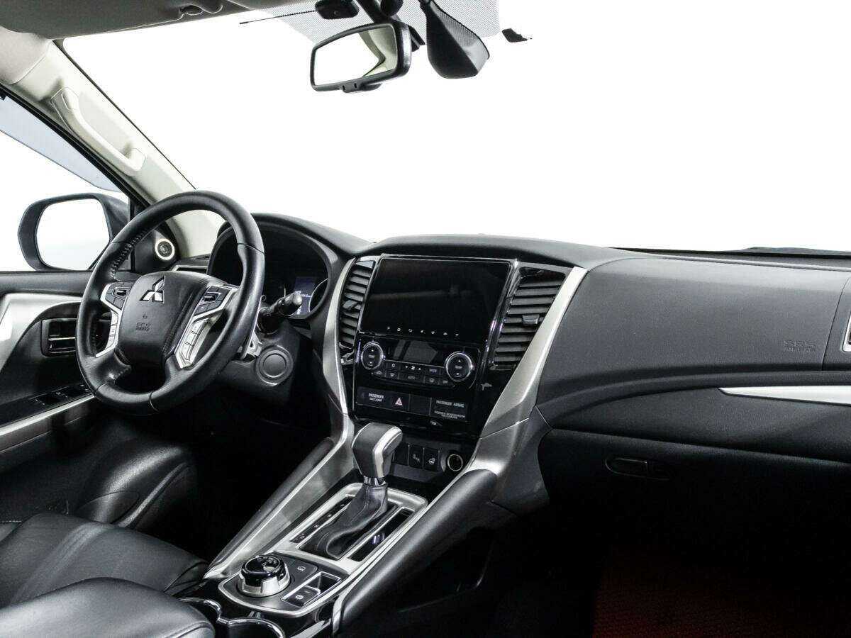 Купить Mitsubishi Pajero Sport с пробегом. Фото: #8