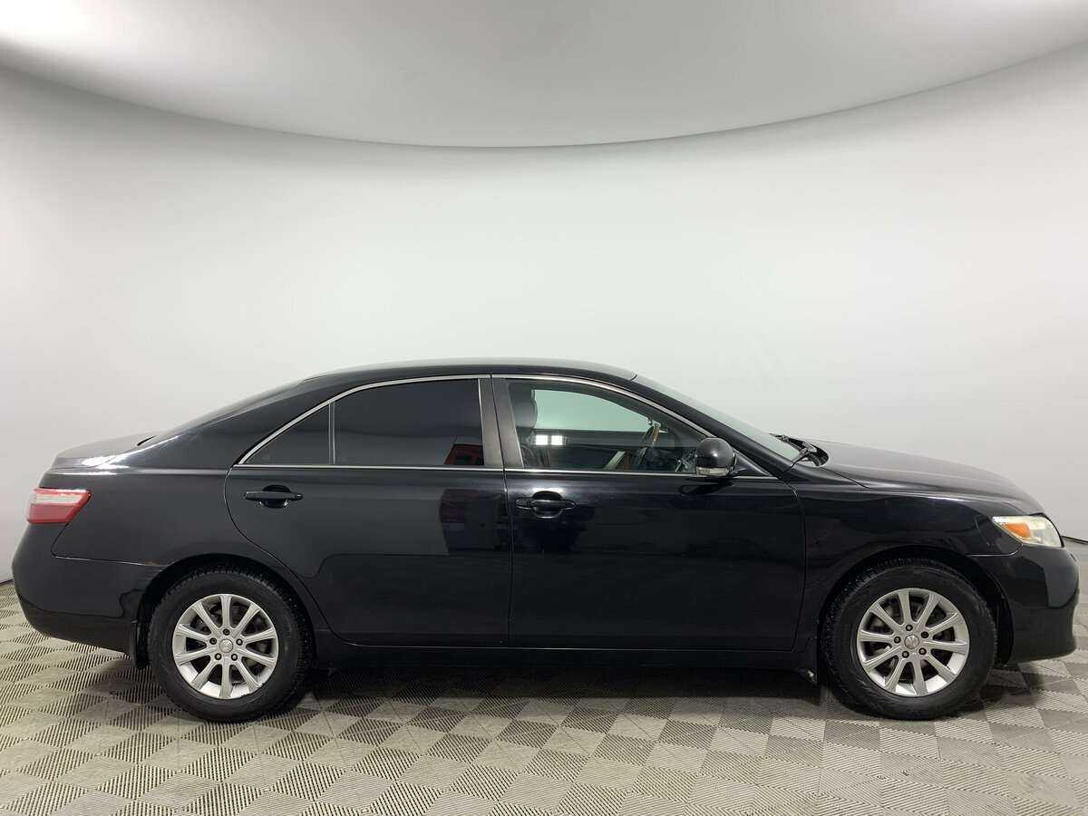 Купить Toyota Camry с пробегом. Фото: #2