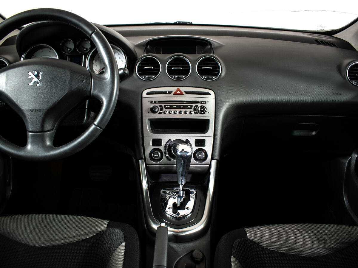 Купить Peugeot 308 с пробегом. Фото: #10