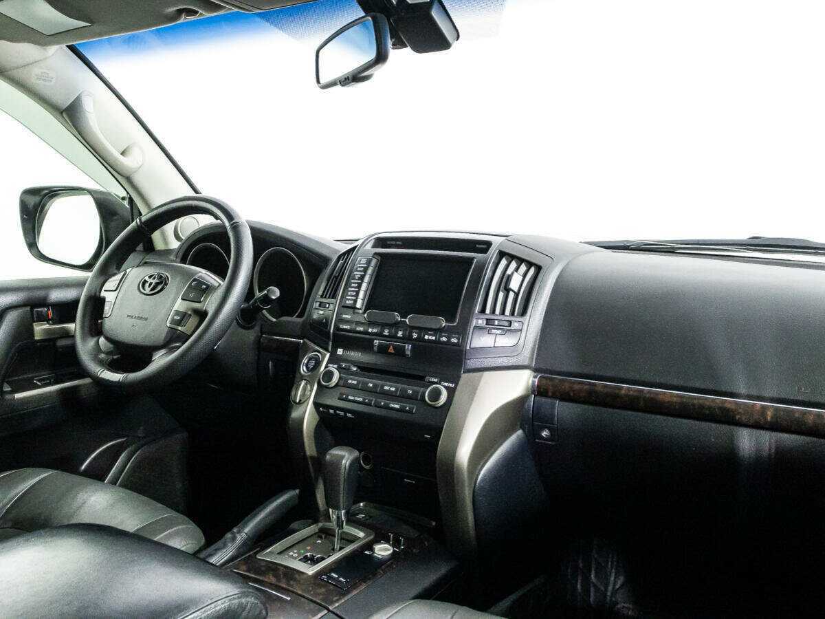 Купить Toyota Land Cruiser с пробегом. Фото: #8