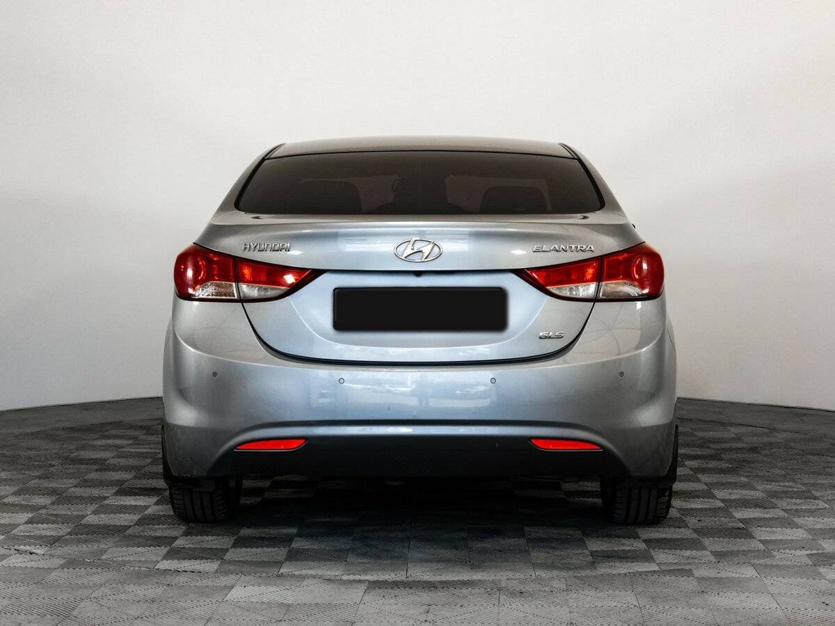 Купить Hyundai Elantra с пробегом. Фото: #4