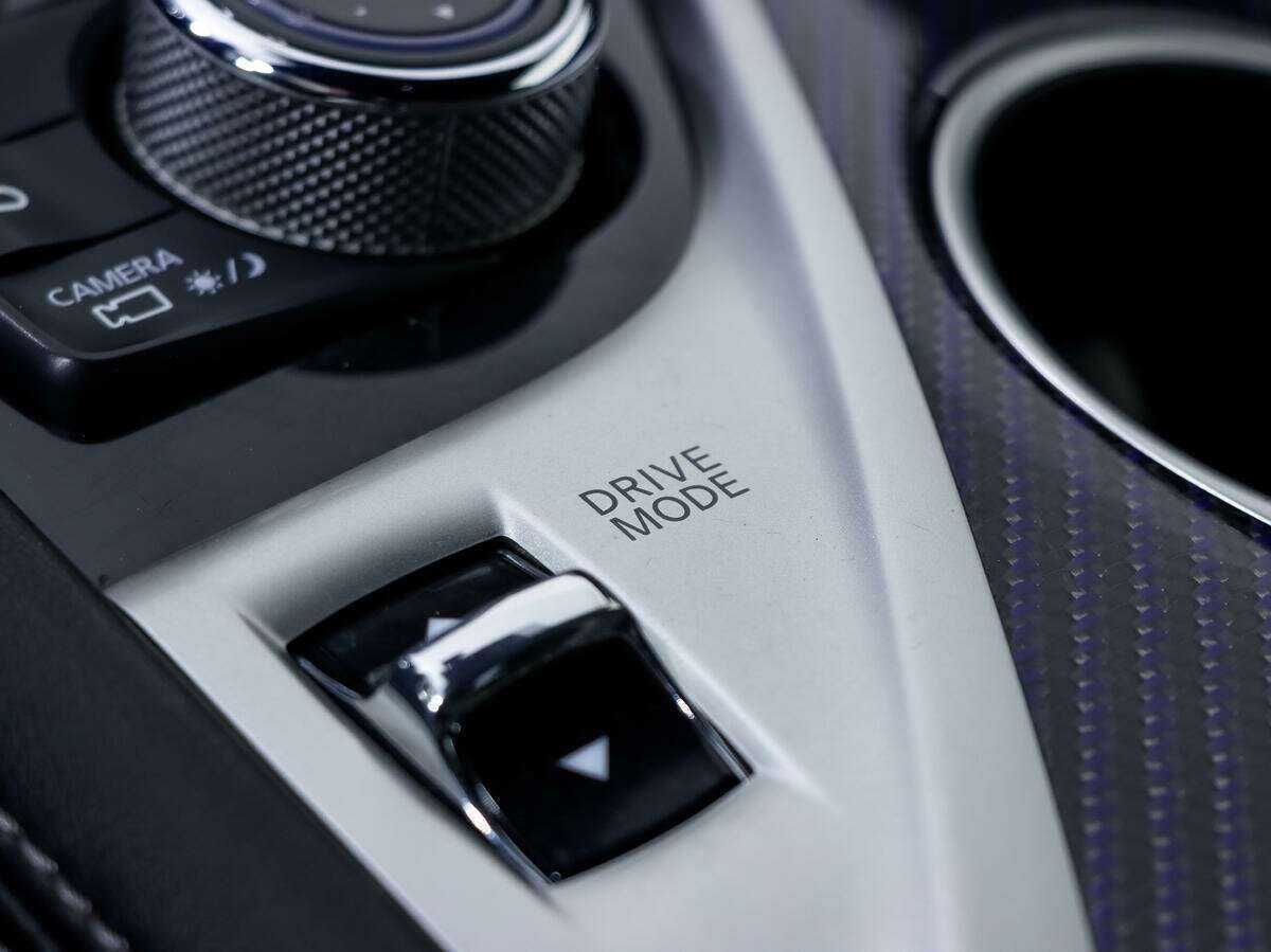 Купить Infiniti Q60 с пробегом. Фото: #17
