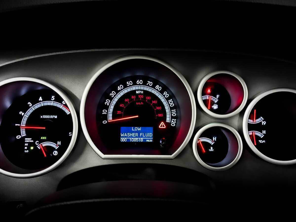 Купить Toyota Sequoia с пробегом. Фото: #12
