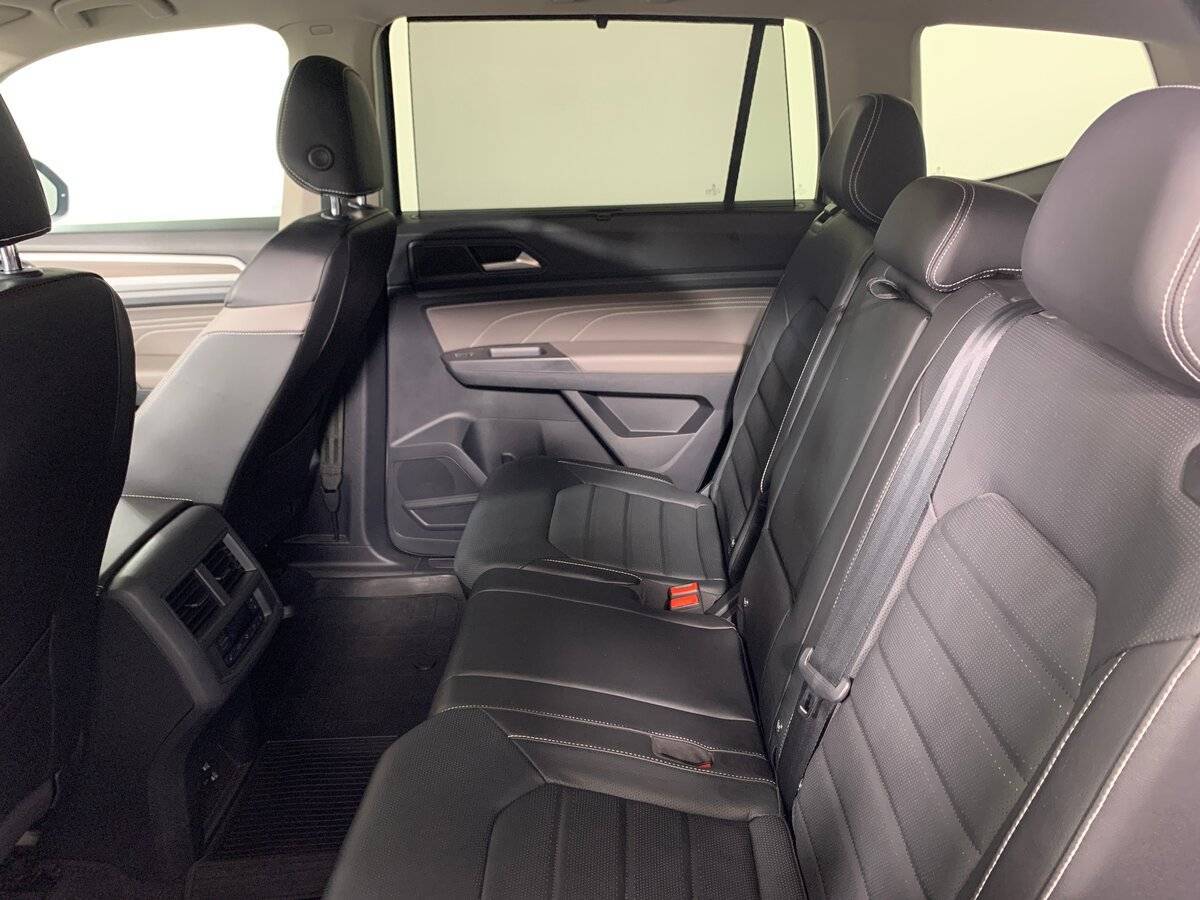 Купить Volkswagen Teramont с пробегом. Фото: #18