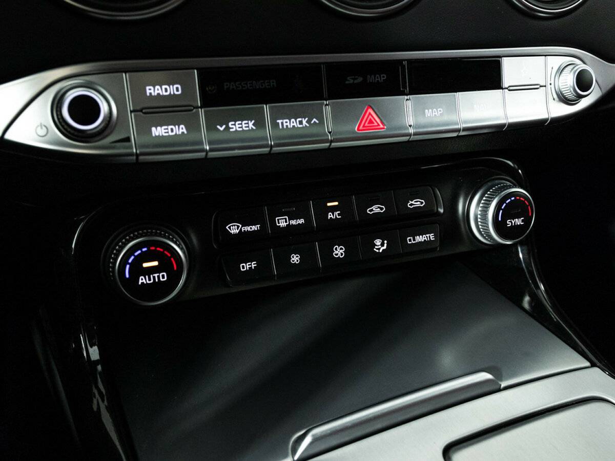 Купить Kia Stinger с пробегом. Фото: #22