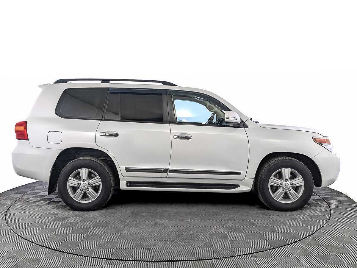 Купить Toyota Land Cruiser с пробегом. Фото: #3