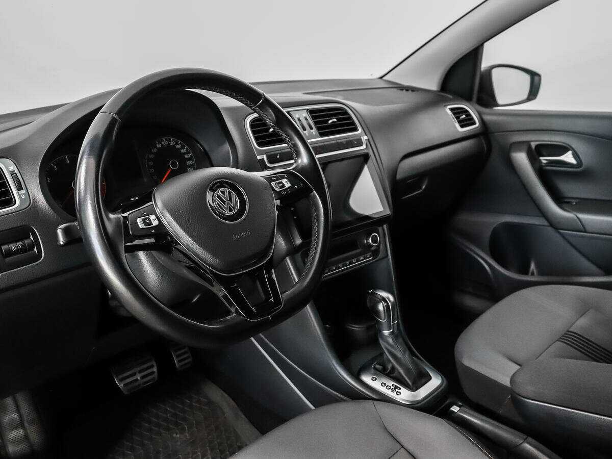 Купить Volkswagen Polo с пробегом. Фото: #8