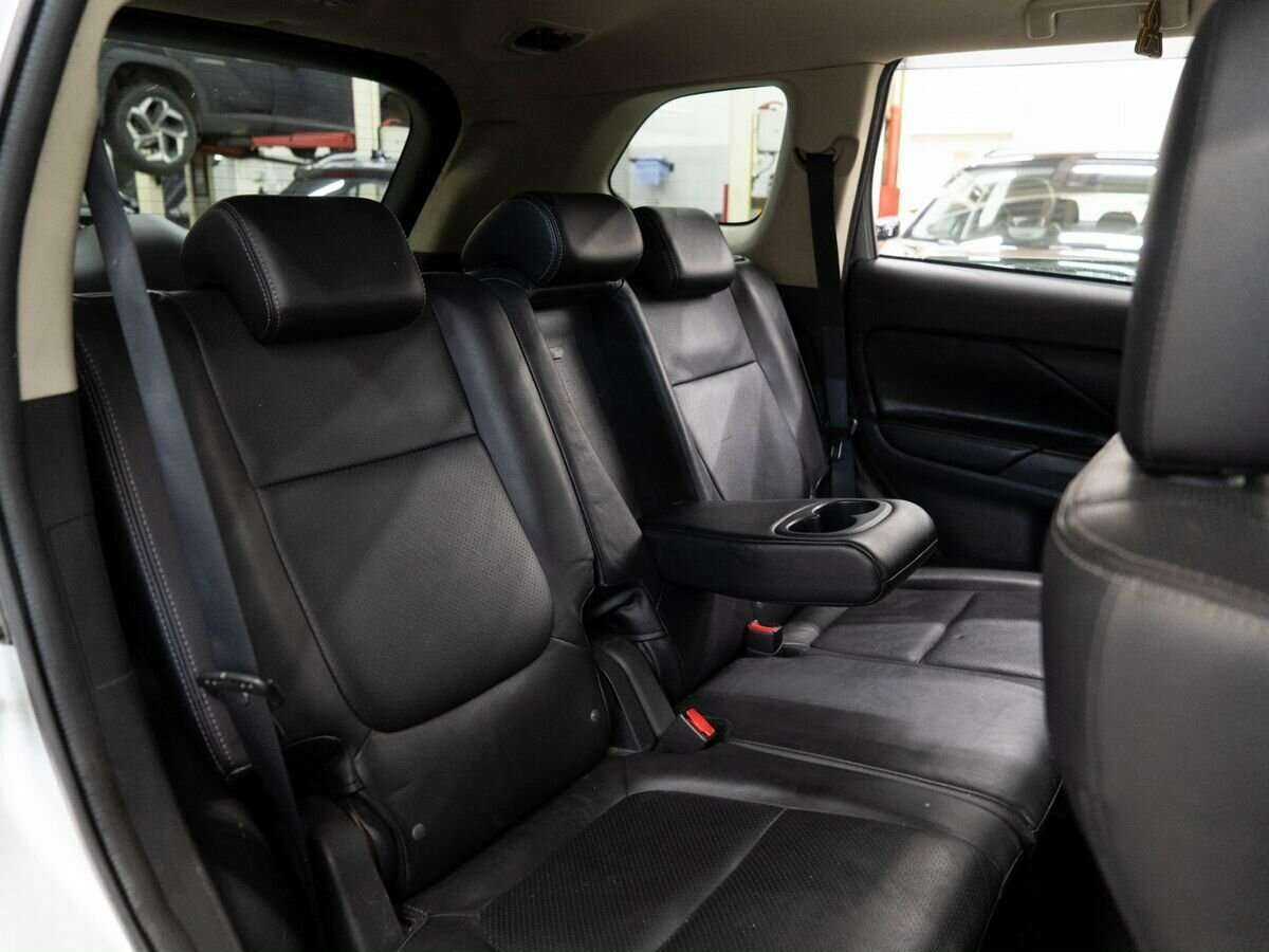 Купить Mitsubishi Outlander с пробегом. Фото: #7