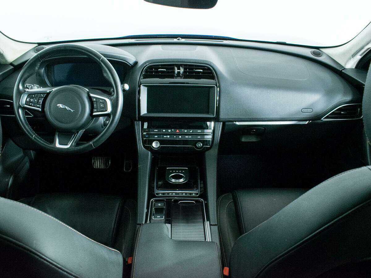 Купить Jaguar F-Pace с пробегом. Фото: #9