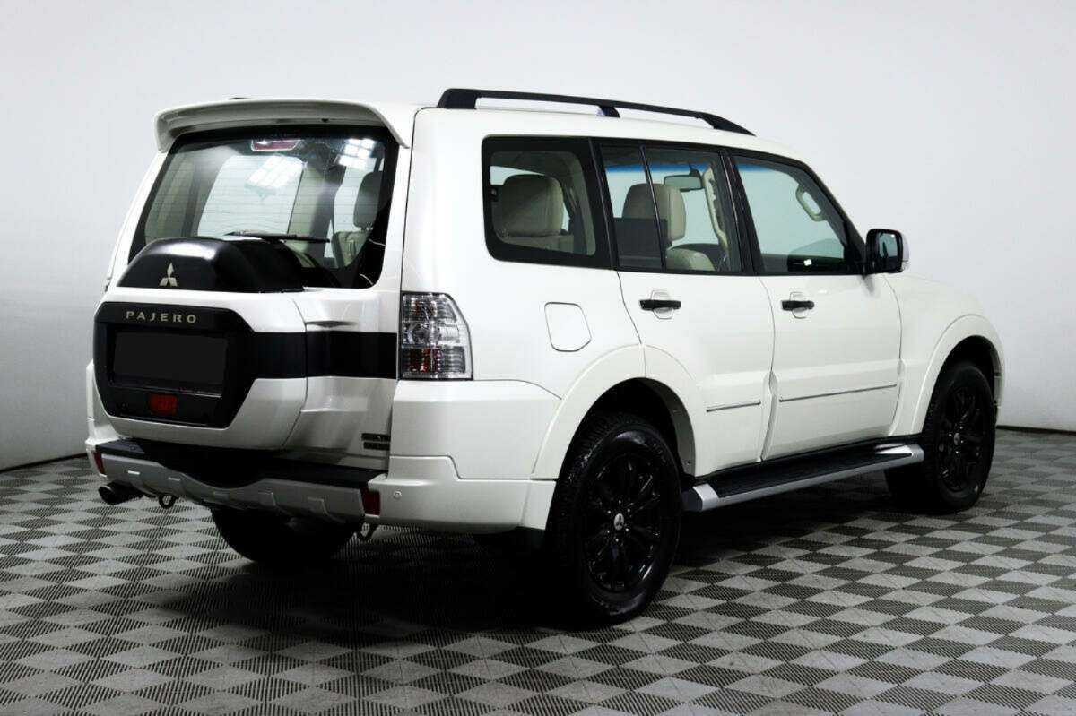 Купить Mitsubishi Pajero с пробегом. Фото: #4