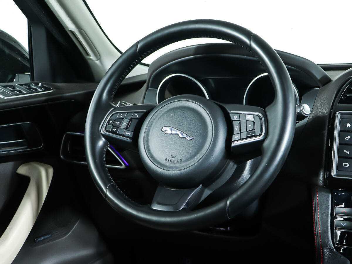Купить Jaguar F-Pace с пробегом. Фото: #13