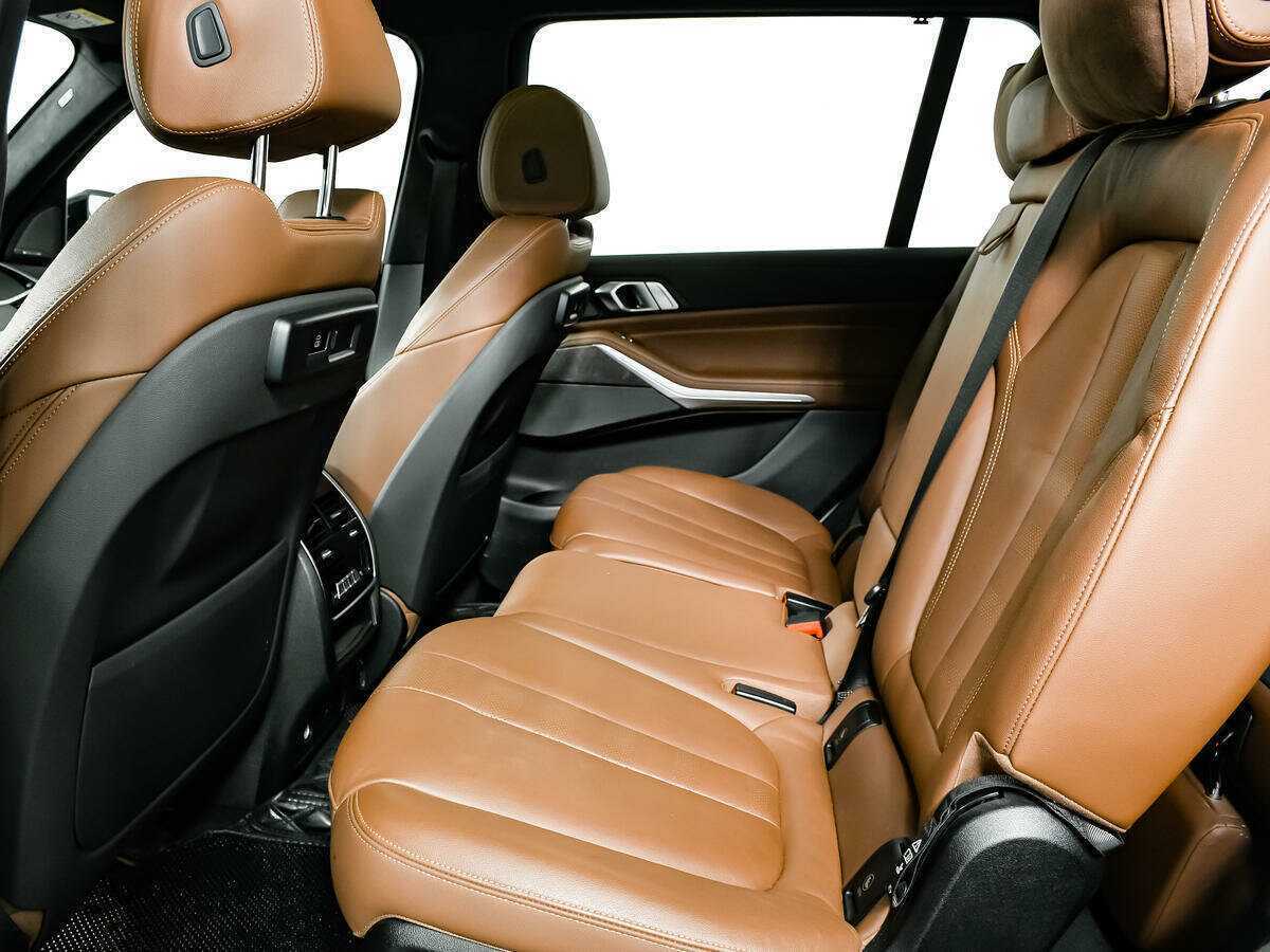 Купить BMW X7 с пробегом. Фото: #9