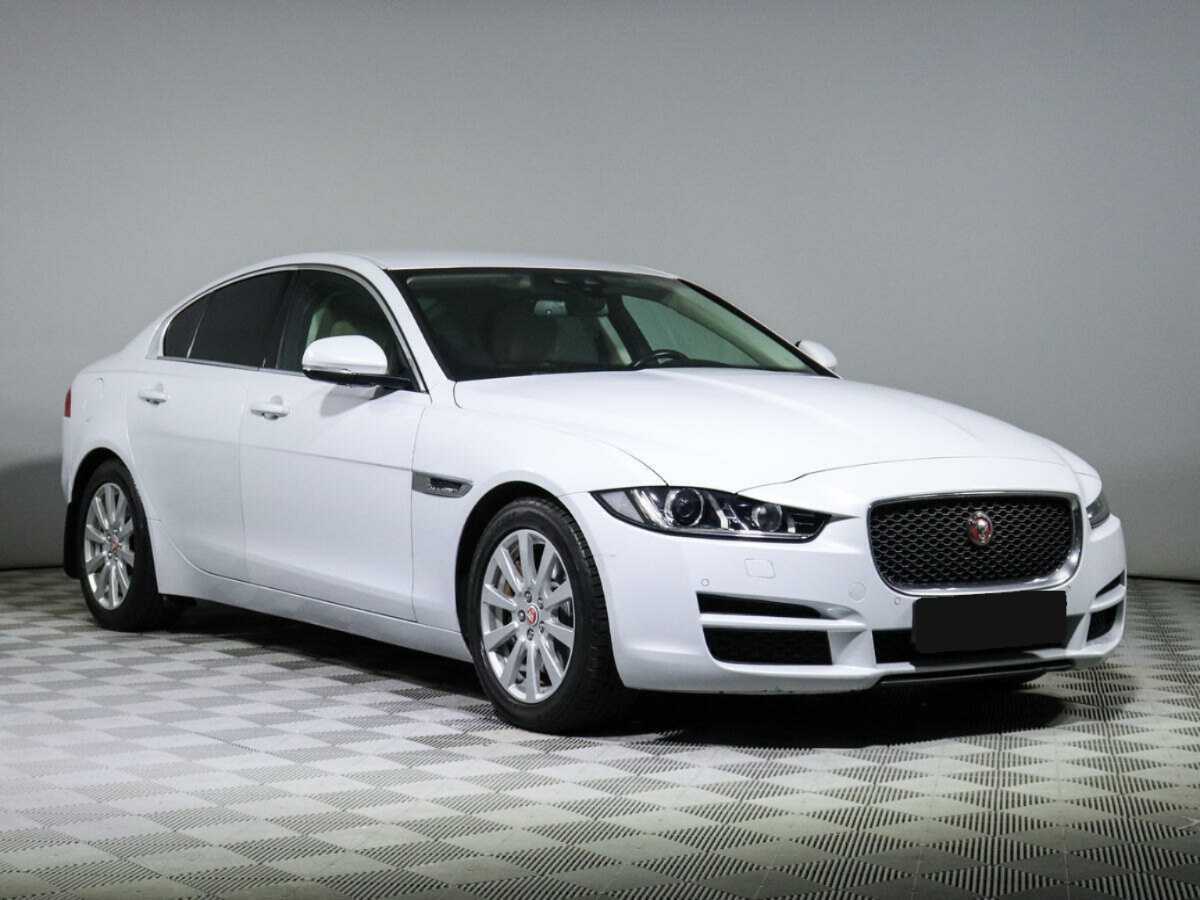 Купить Jaguar XE с пробегом. Фото: #2