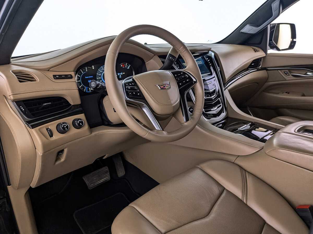 Купить Cadillac Escalade с пробегом. Фото: #10