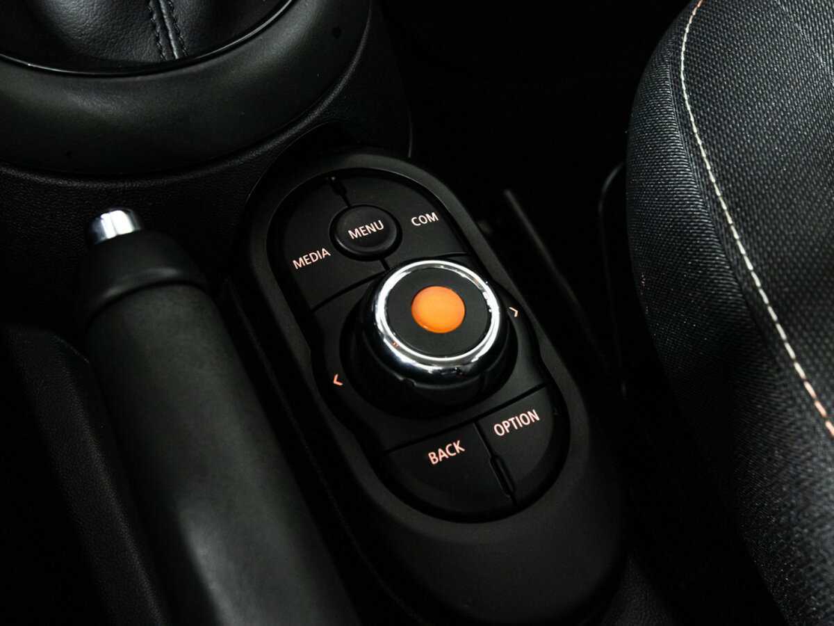 Купить Mini Hatch с пробегом. Фото: #17