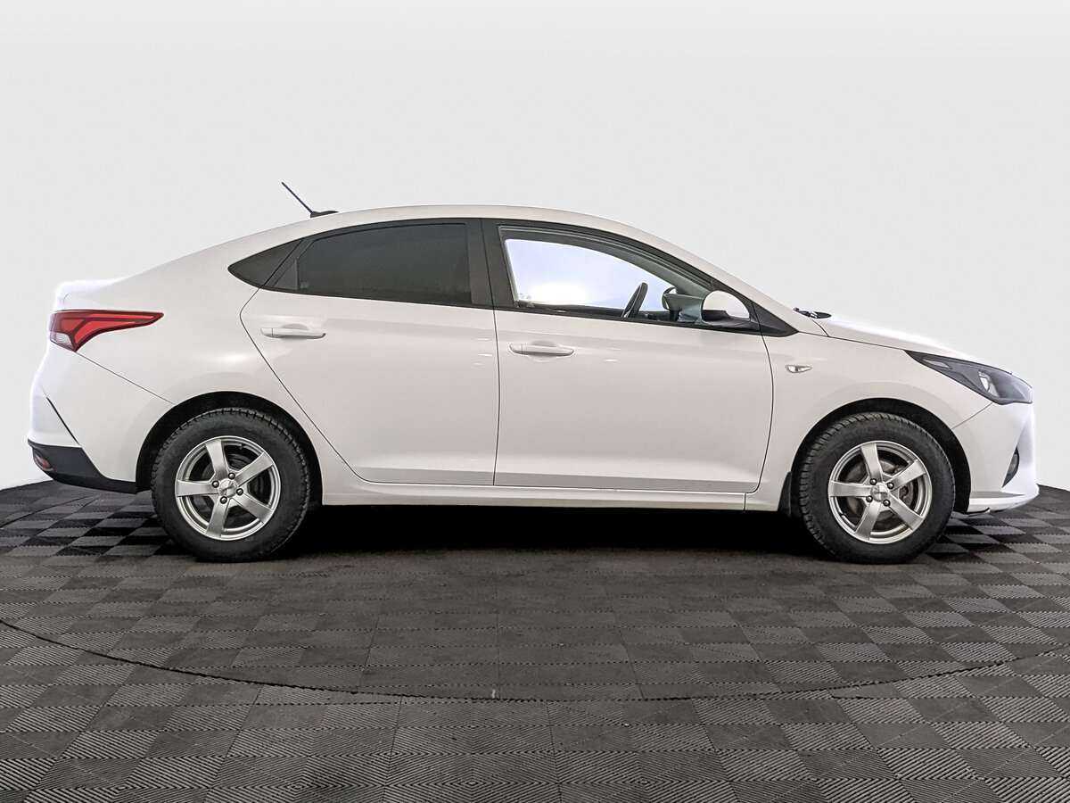Купить Hyundai Solaris с пробегом. Фото: #3