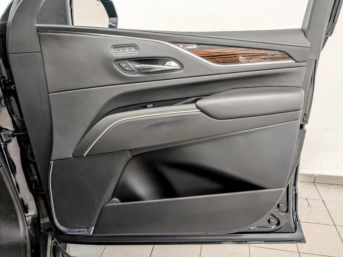 Купить Cadillac Escalade с пробегом. Фото: #23