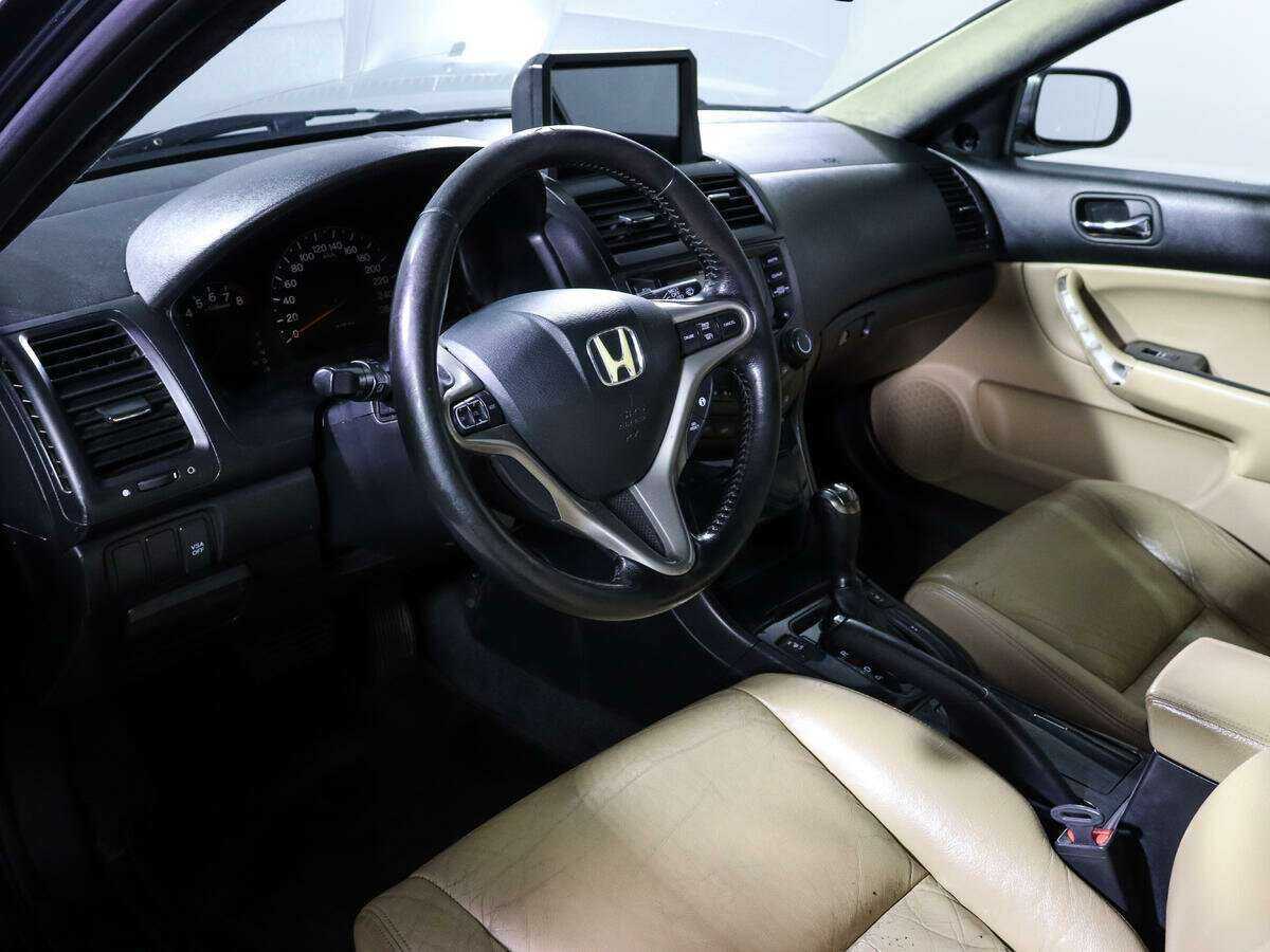 Купить Honda Accord с пробегом. Фото: #11