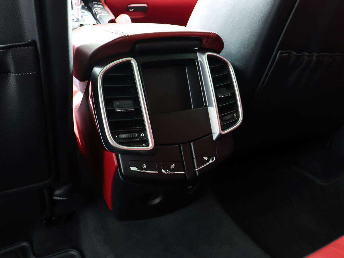 Купить Porsche Cayenne с пробегом. Фото: #17