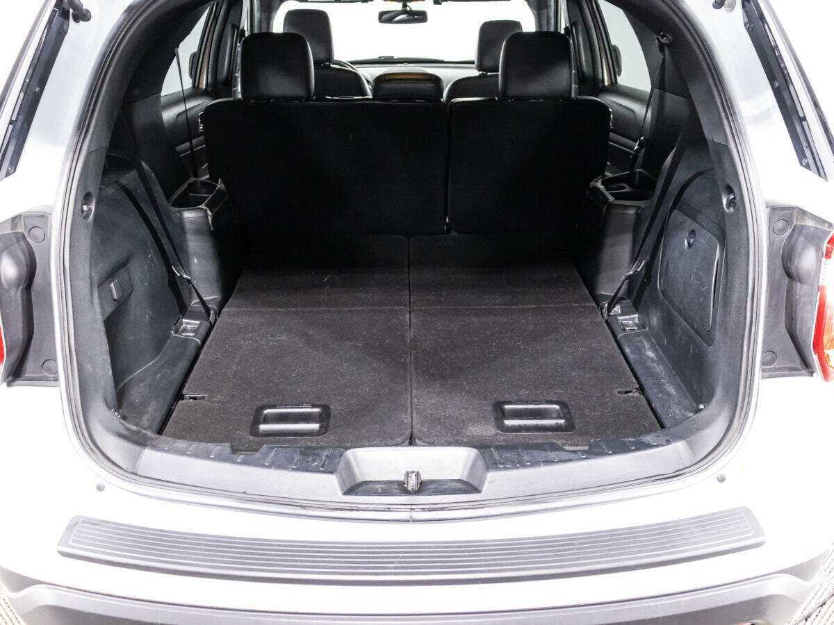 Купить Ford Explorer с пробегом. Фото: #13