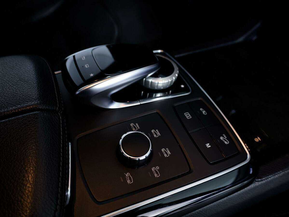 Купить Mercedes-Benz GLS с пробегом. Фото: #28
