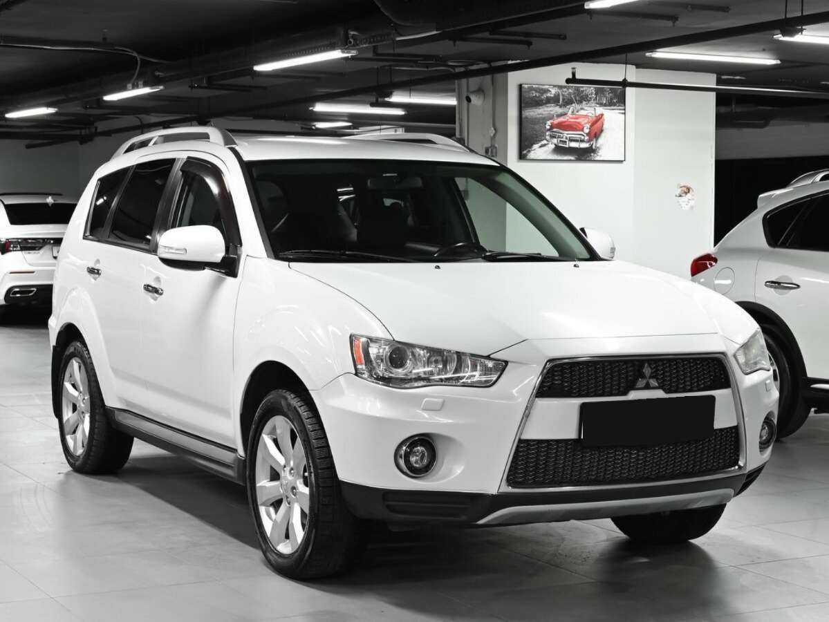 Купить Mitsubishi Outlander с пробегом. Фото: #2
