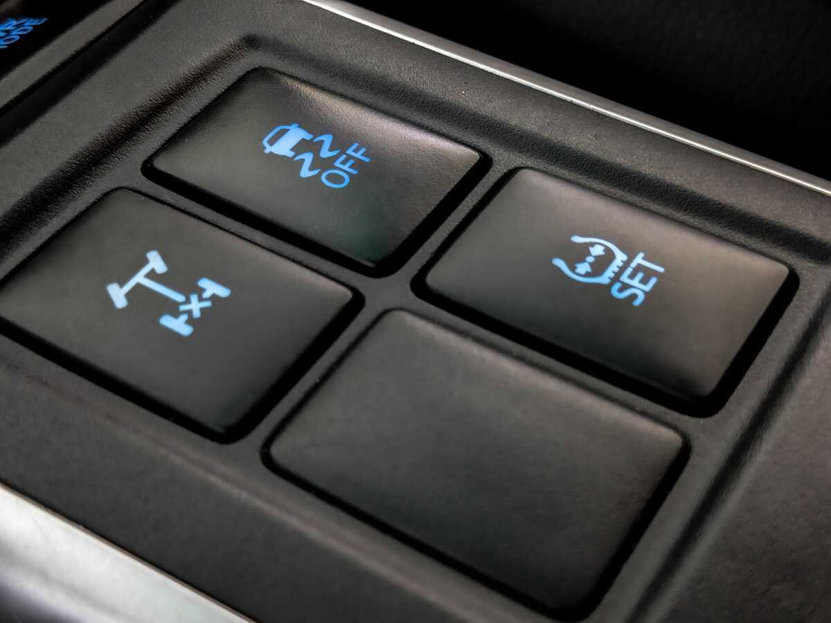 Купить Toyota Fortuner с пробегом. Фото: #22