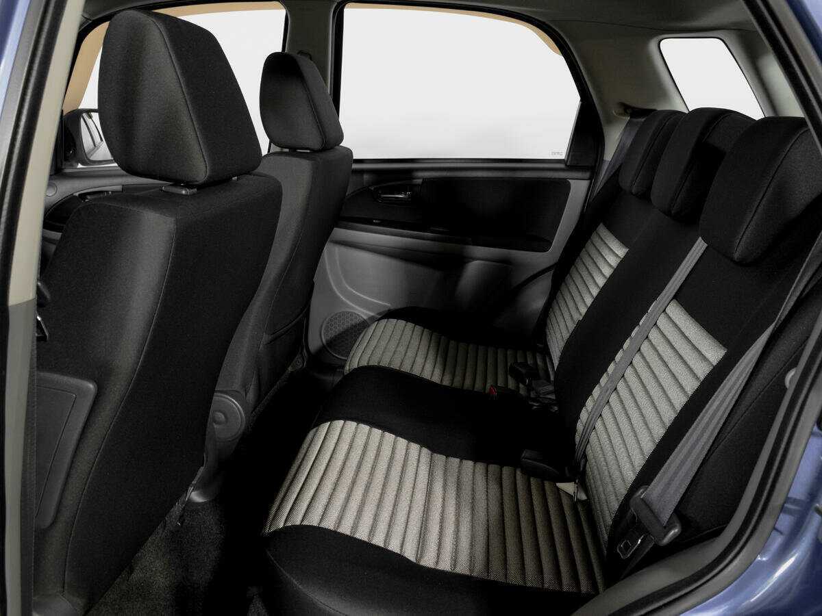 Купить Suzuki SX4 с пробегом. Фото: #9
