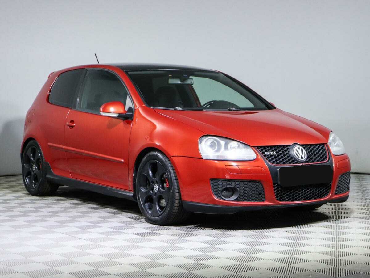 Купить Volkswagen Golf GTI с пробегом. Фото: #2