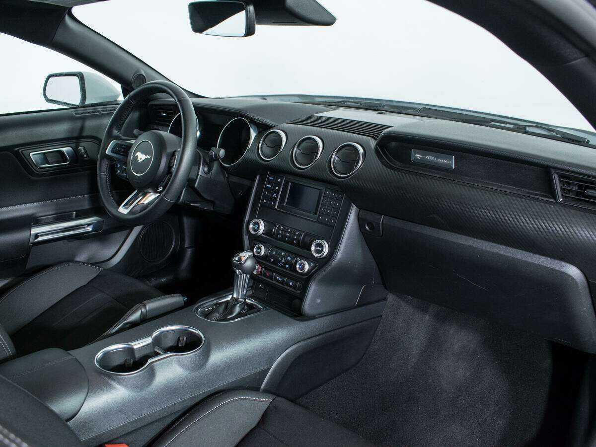 Купить Ford Mustang с пробегом. Фото: #8