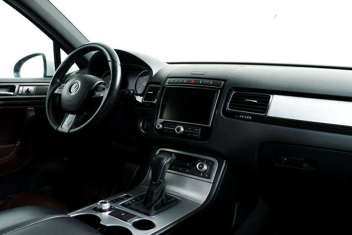 Купить Volkswagen Touareg с пробегом. Фото: #8