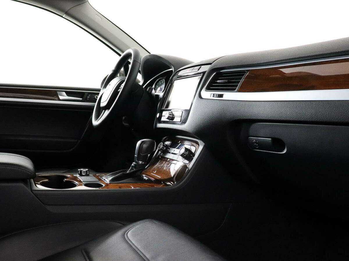Купить Volkswagen Touareg с пробегом. Фото: #5