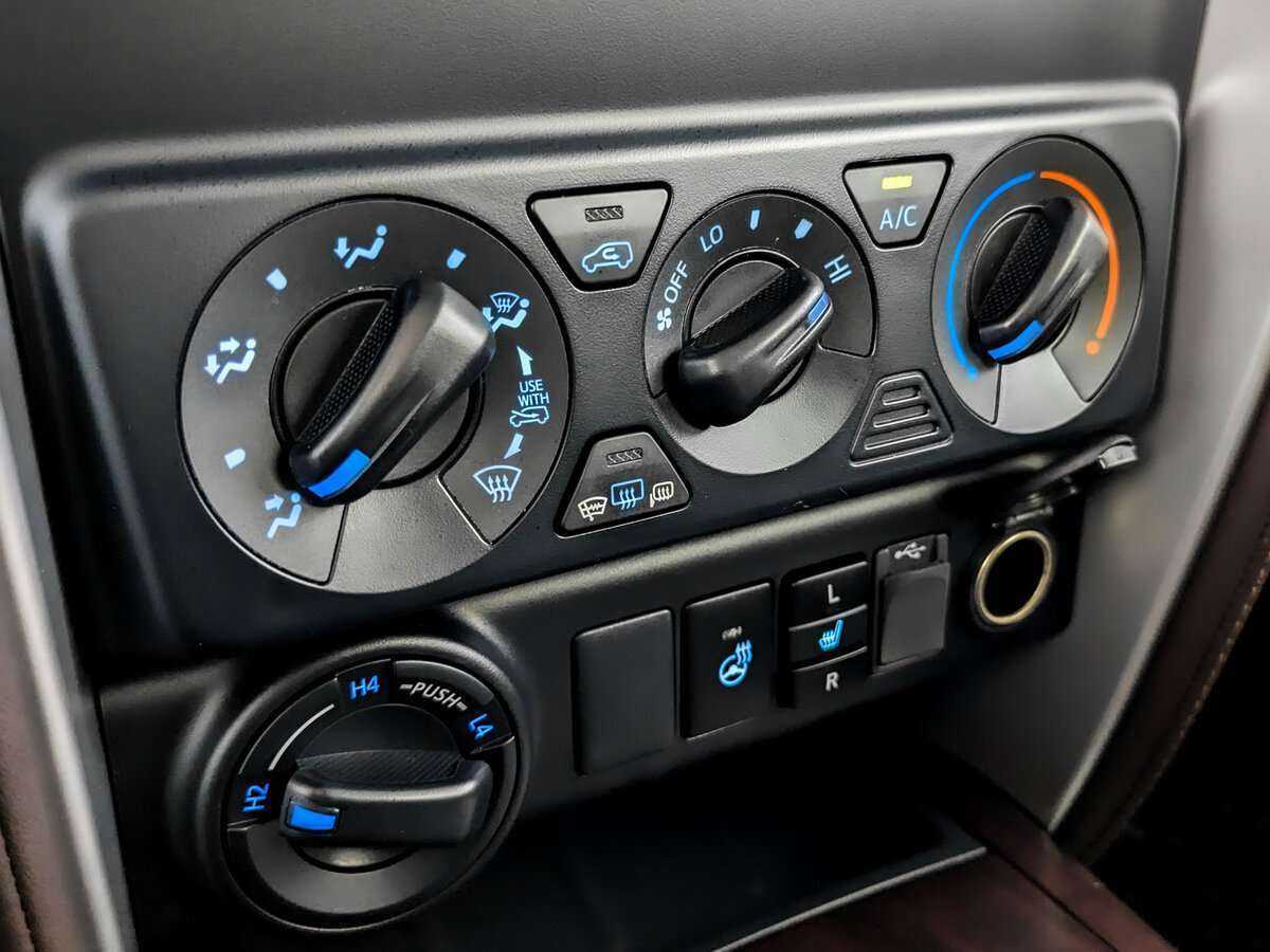Купить Toyota Fortuner с пробегом. Фото: #20
