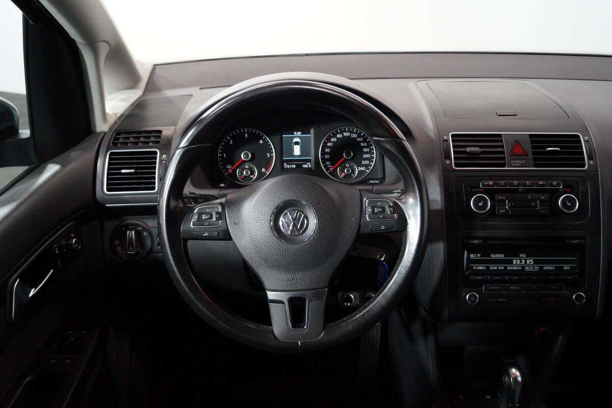 Купить Volkswagen Touran с пробегом. Фото: #13