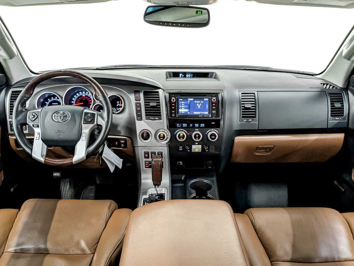 Купить Toyota Sequoia с пробегом. Фото: #13