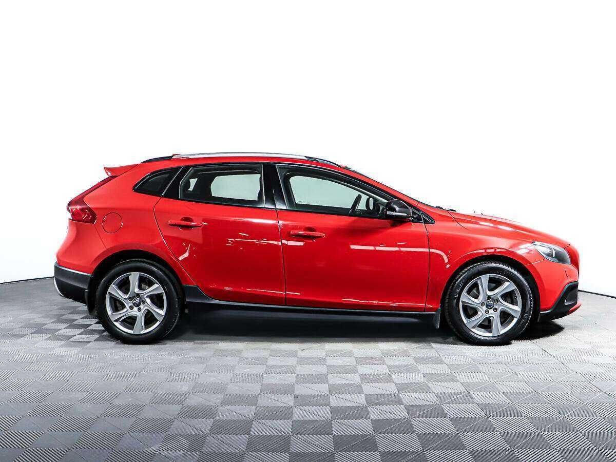 Купить Volvo V40 Cross Country с пробегом. Фото: #3