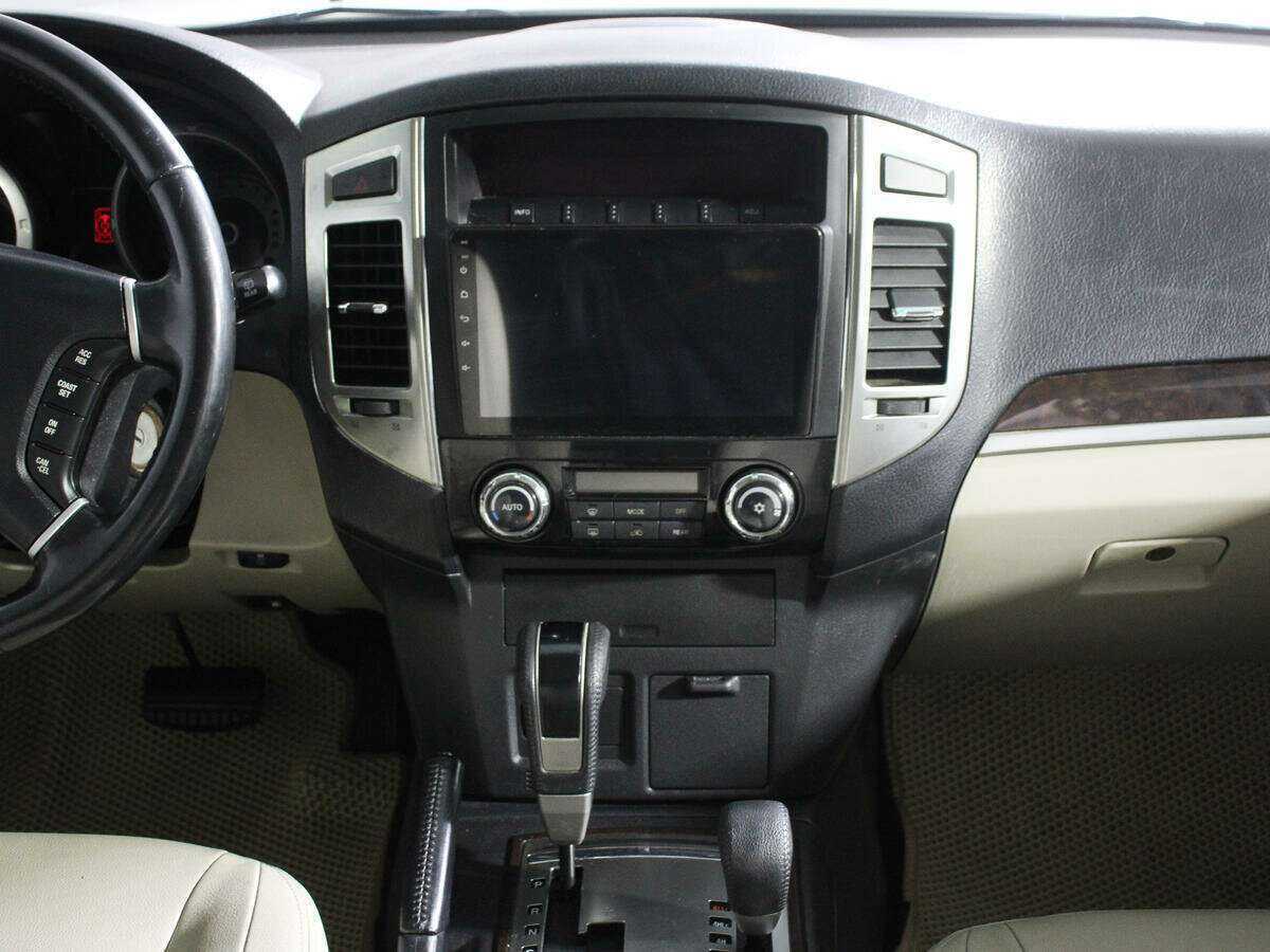 Купить Mitsubishi Pajero с пробегом. Фото: #12