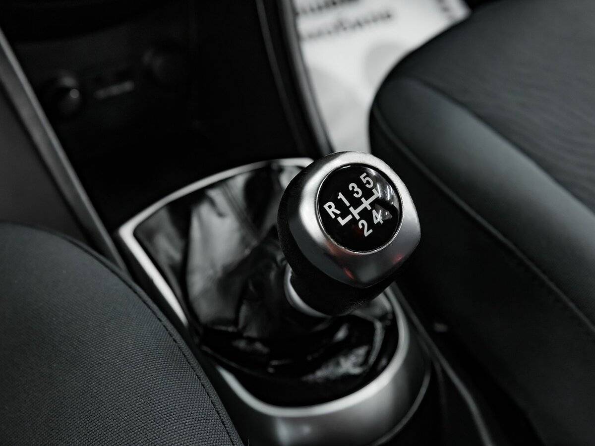 Купить Hyundai Solaris с пробегом. Фото: #12
