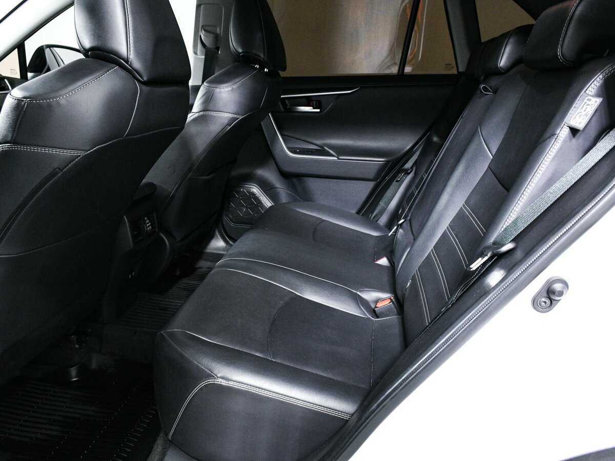 Купить Toyota RAV4 с пробегом. Фото: #9