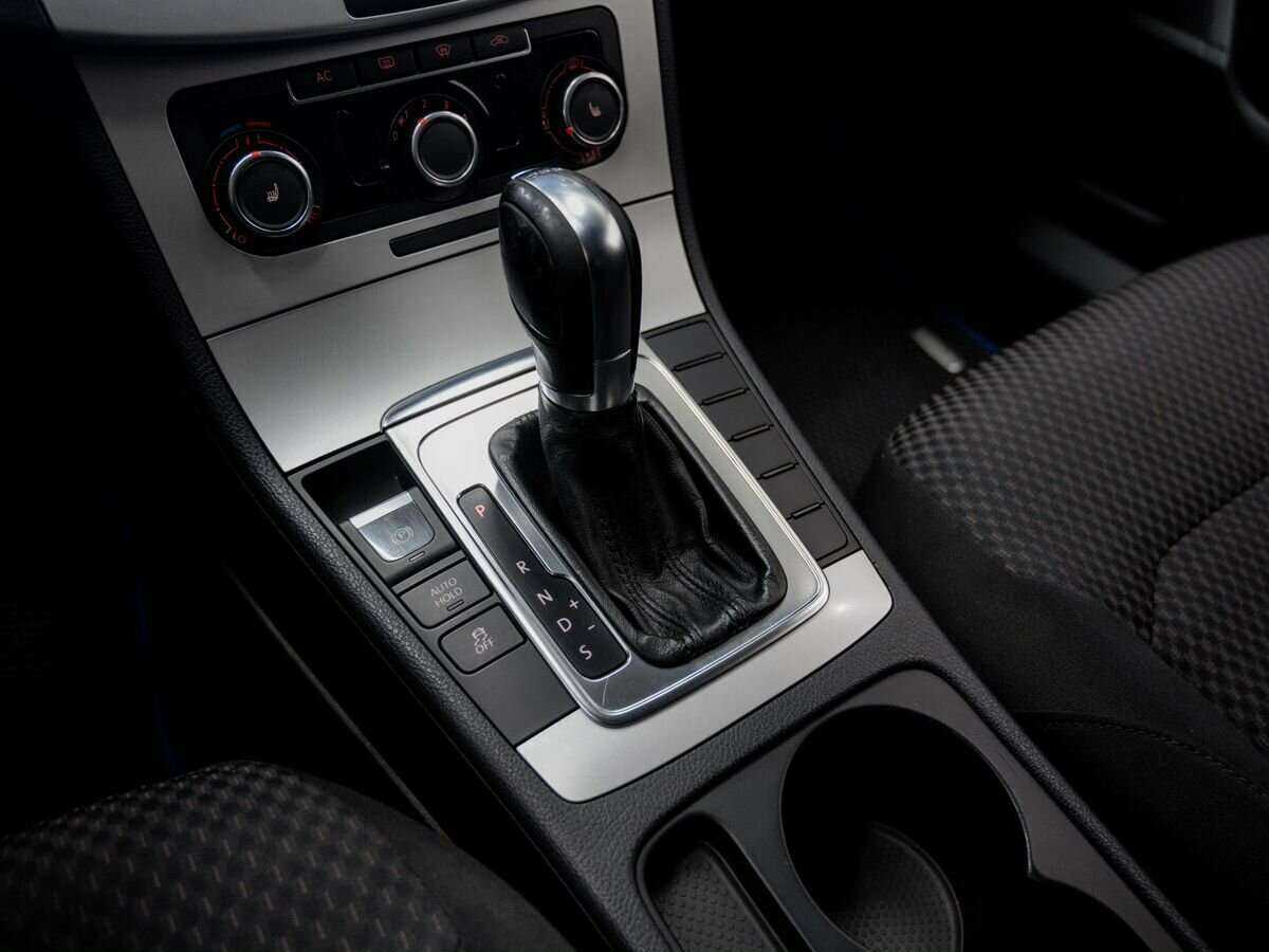 Купить Volkswagen Passat с пробегом. Фото: #15